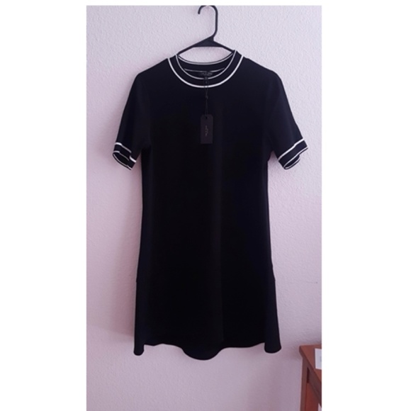 Thatch Crepe Shift Dress - Picture 2 of 8